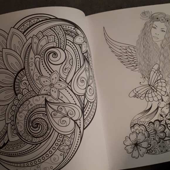 NWT - Garden Colouring Book - Picture 6 of 8